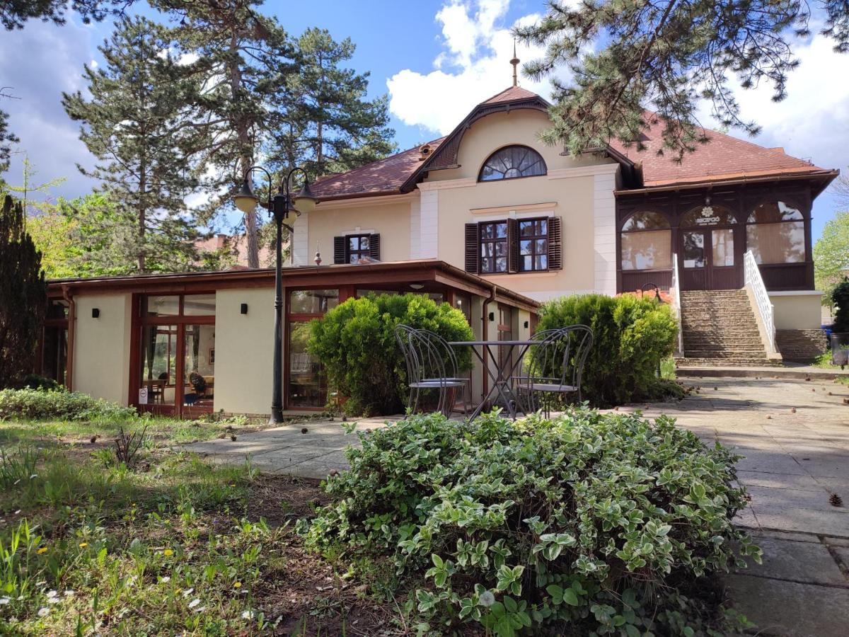 Imola Garden Vendeghaz Hotel Balatonfured Exterior photo