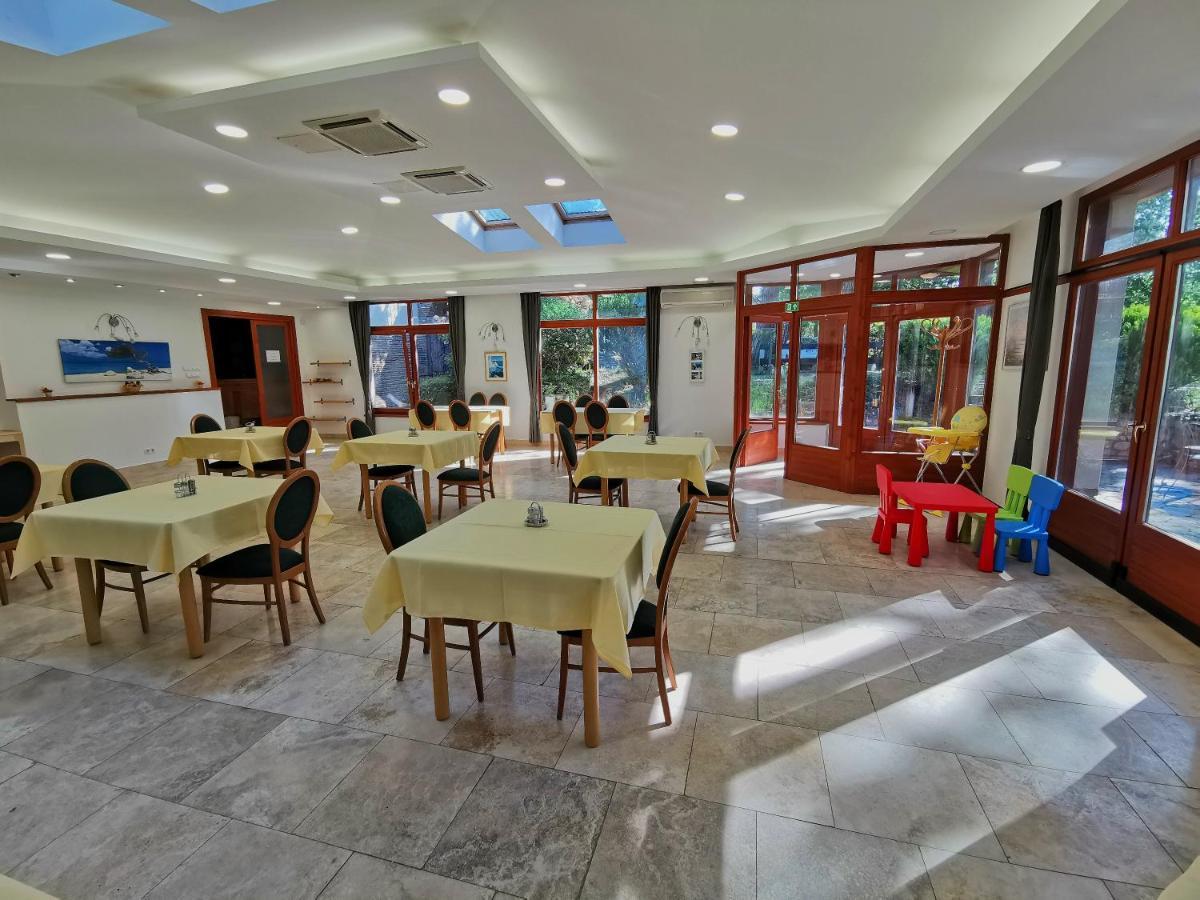 Imola Garden Vendeghaz Hotel Balatonfured Exterior photo